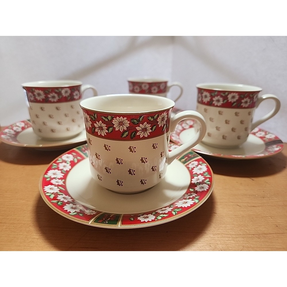 Charlton‎ Hall Set Of 4 Cup & Saucer Sets Kobe Classic Tradition Christmas